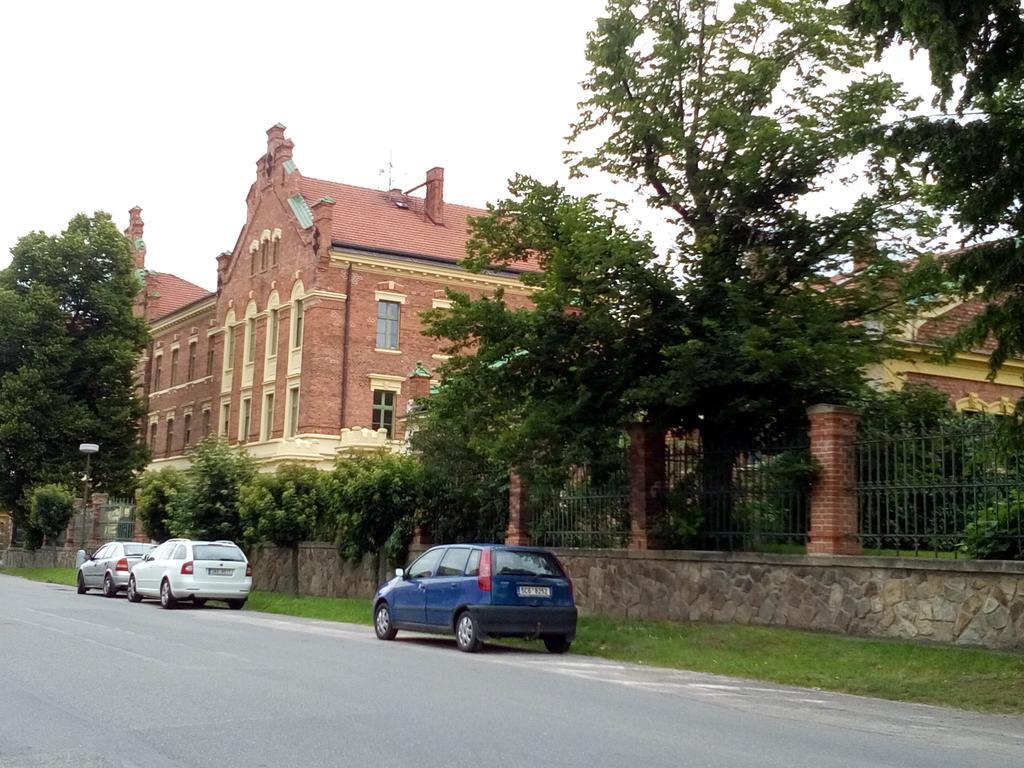 Manhattan Penzion Pisek  Exterior photo